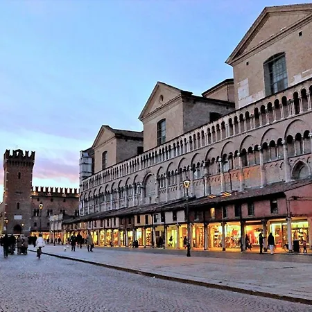 Charming Flat In Centro A Con Posto Auto Semesterbostad Ferrara