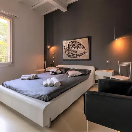 Semesterbostad Charming Flat In Centro A Con Posto Auto