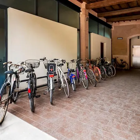 Charming Flat In Centro A Con Posto Auto Semesterbostad *