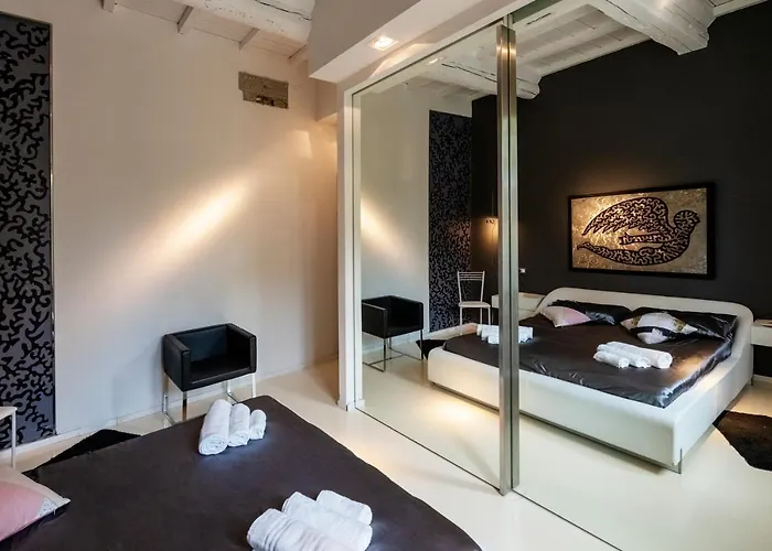 Charming Flat In Centro A Con Posto Auto Ferrara