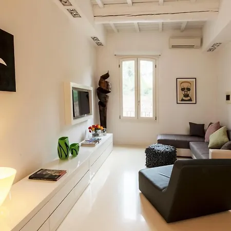 Charming Flat In Centro A Con Posto Auto Tatil Evi *