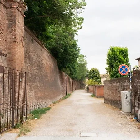 Charming Flat In Centro A Con Posto Auto * 페라라