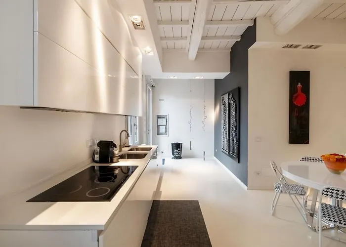 Charming Flat In Centro A Con Posto Auto Ferienhaus *